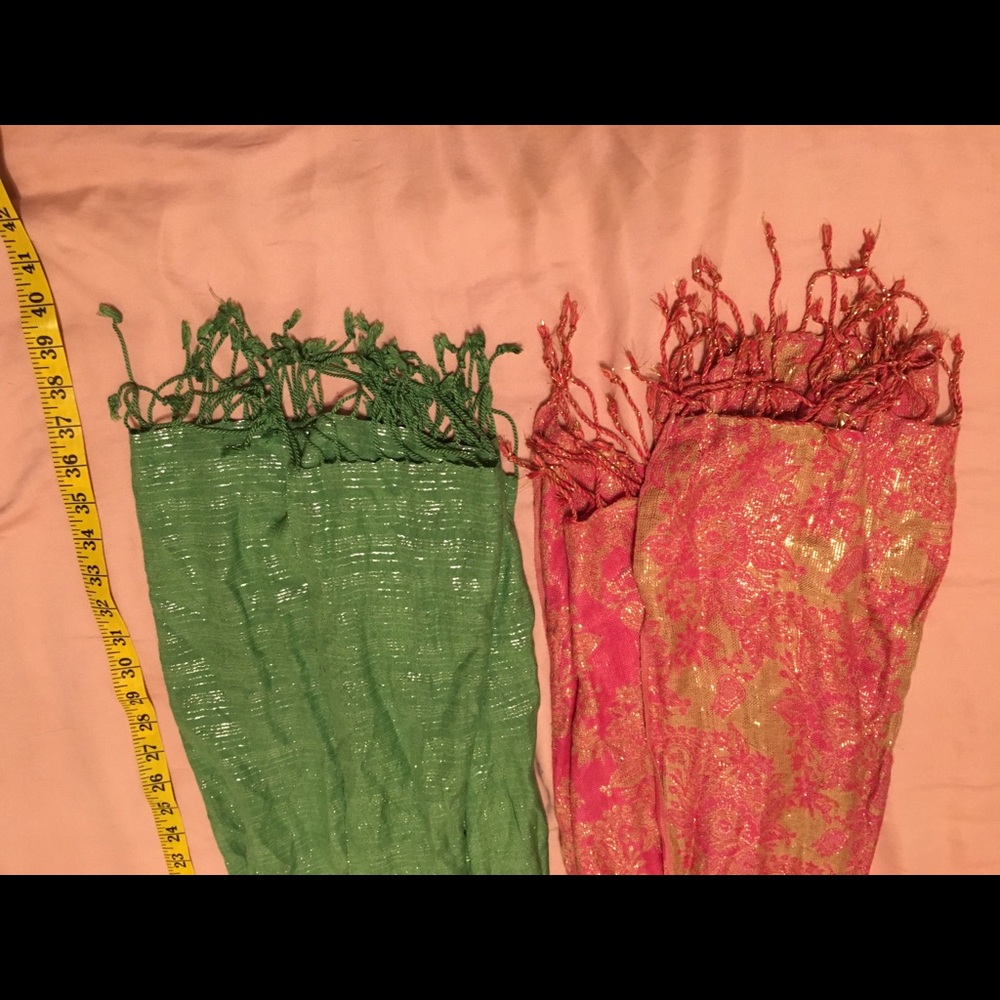 Lot of 2 scarves H&M in green/silver and pink/gold
